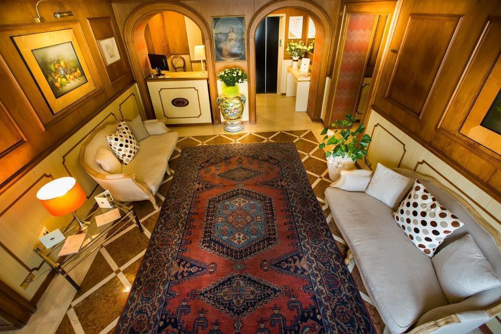 Hotel Camerlengo Corridonia Bagian luar foto